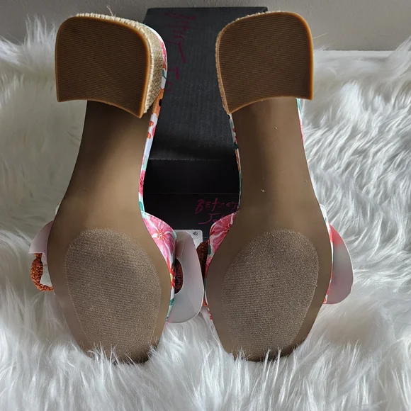 Betsy Johnson Black Box - Picture 7 of 7